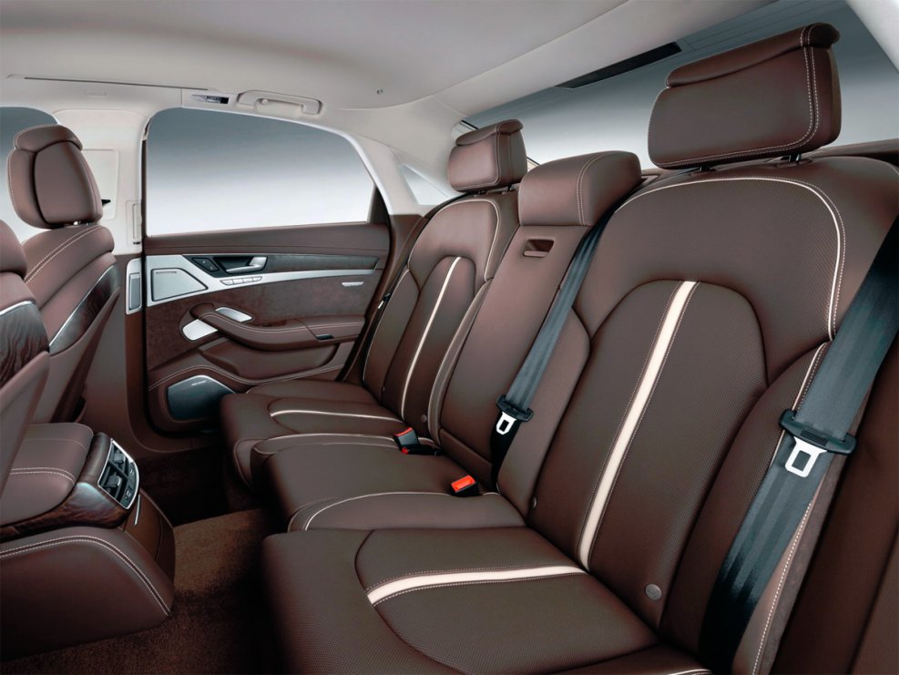 Audi a8 d4 long салон сзади