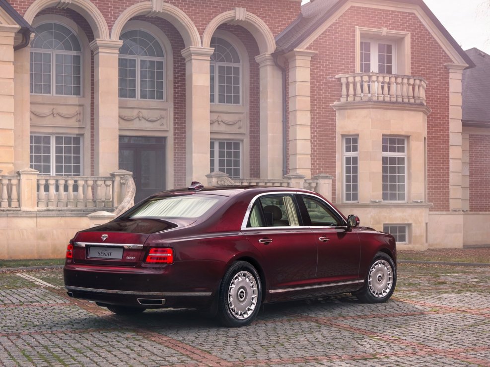 Машина Аурус s600