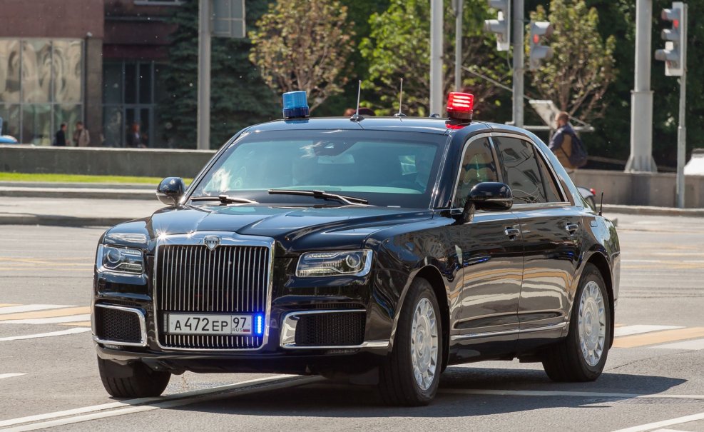 Машина Aurus Senat