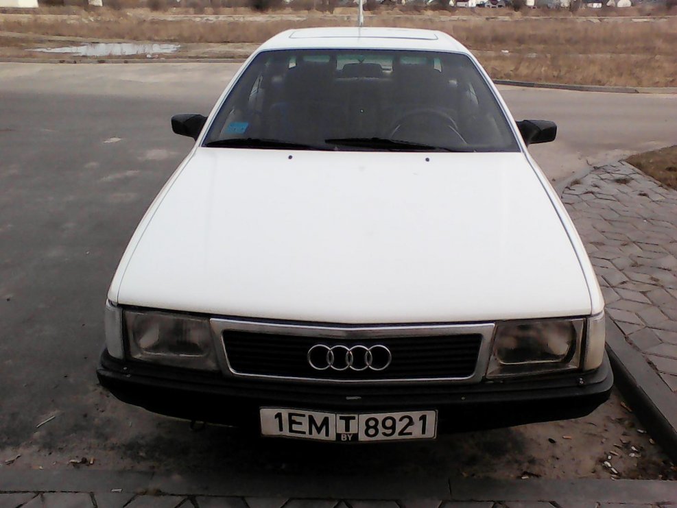 Ауди 100 с3 белая матовая