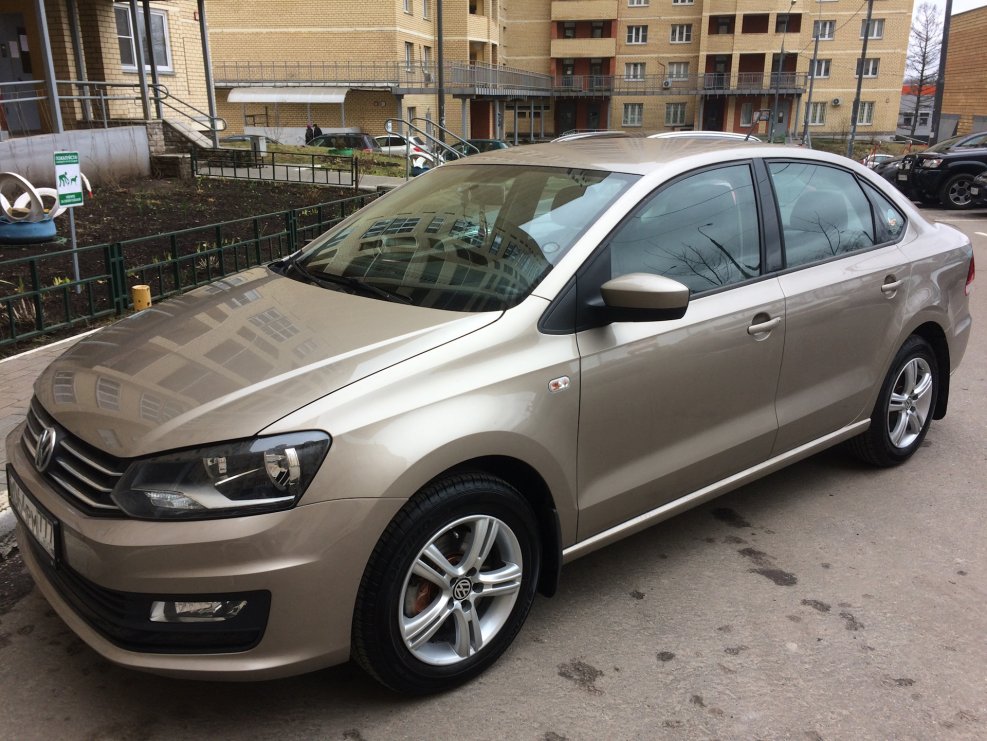 Volkswagen Polo 2017 бежевый