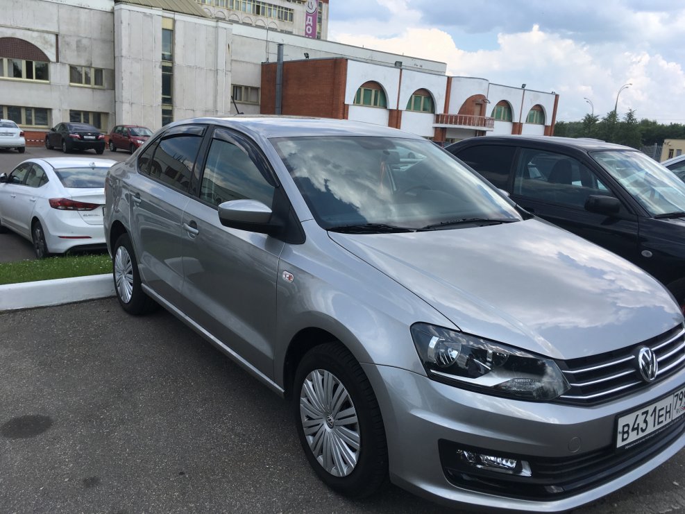 Volkswagen Polo sedan серый