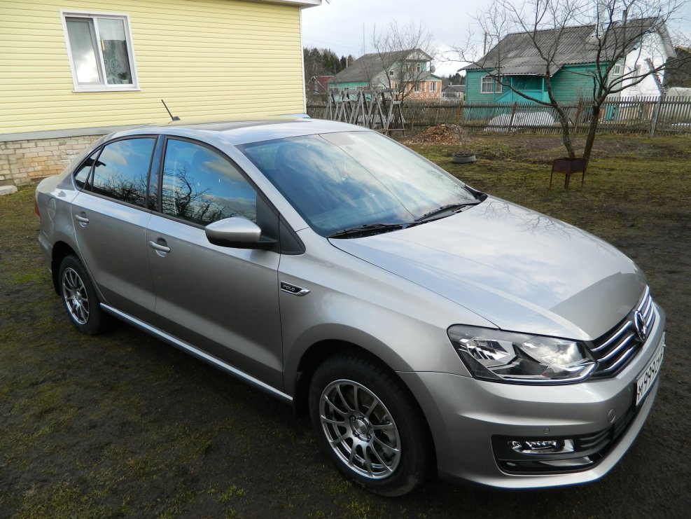 Volkswagen Polo серебристый Tungsten