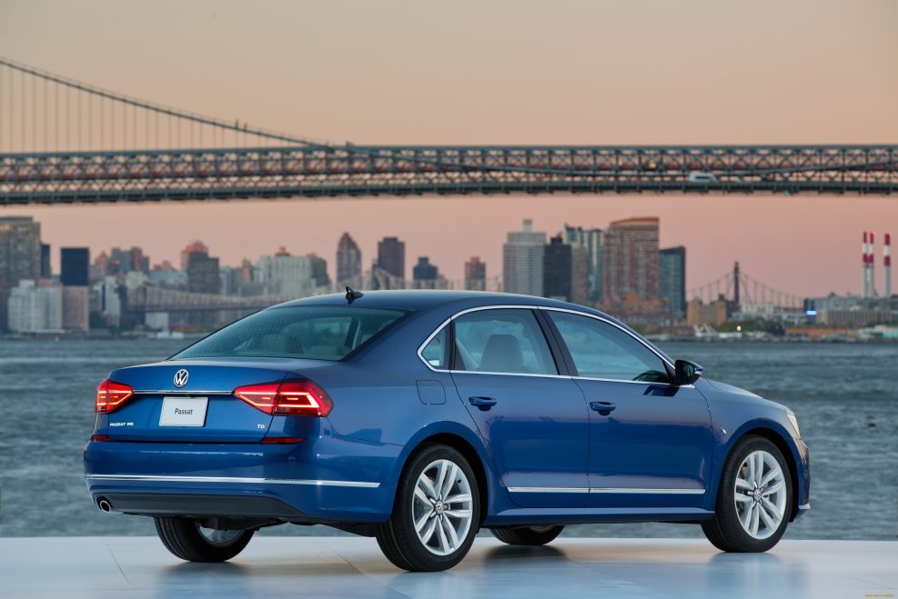 Volkswagen Passat cc синий