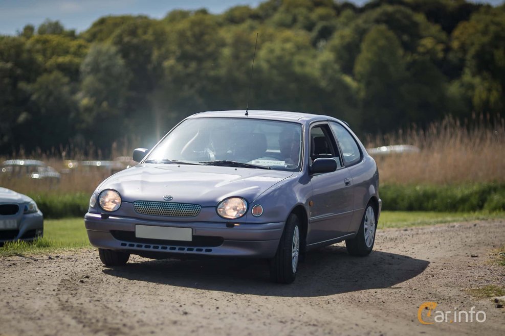 Toyota Corolla e110 хэтчбек 3 двери