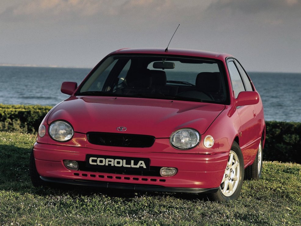 Toyota Corolla e110 хэтчбек