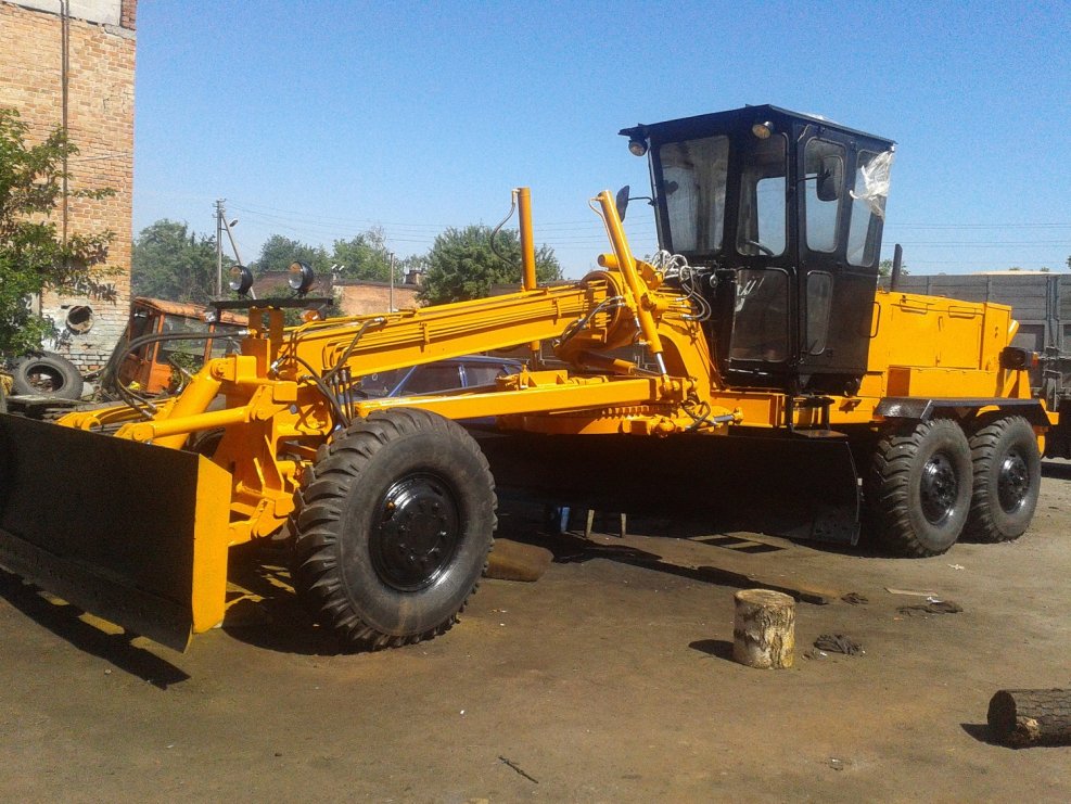 Автогрейдер ДЗ-122