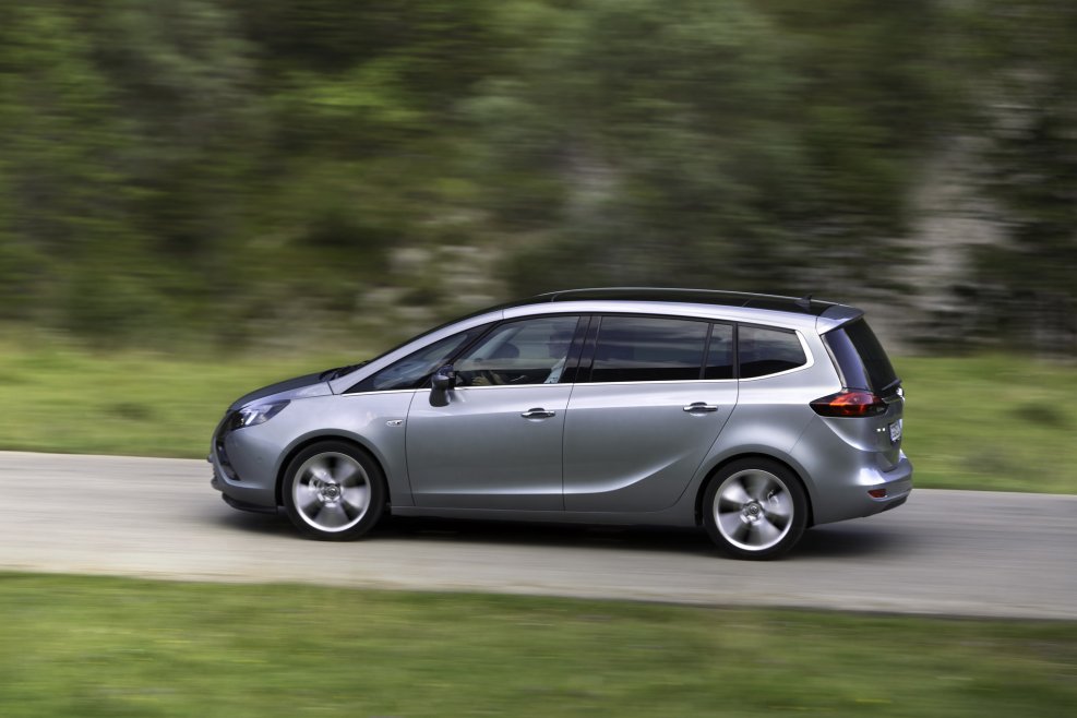 Опель Zafira Tourer