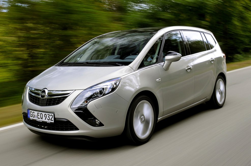 Опель Zafira Tourer