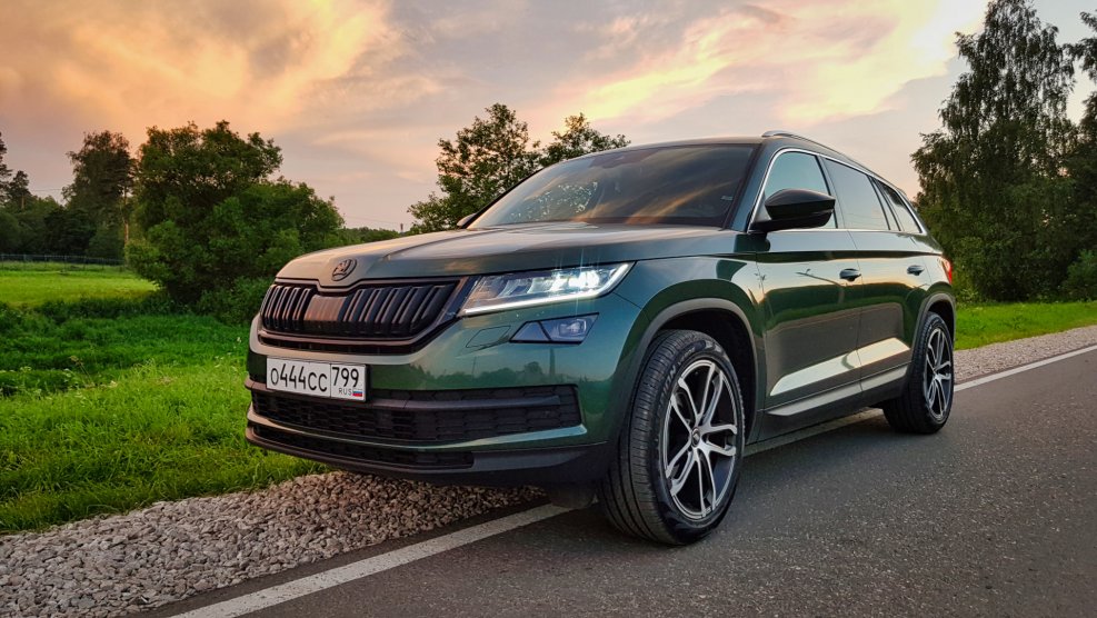 Skoda Karoq 2020 зеленый