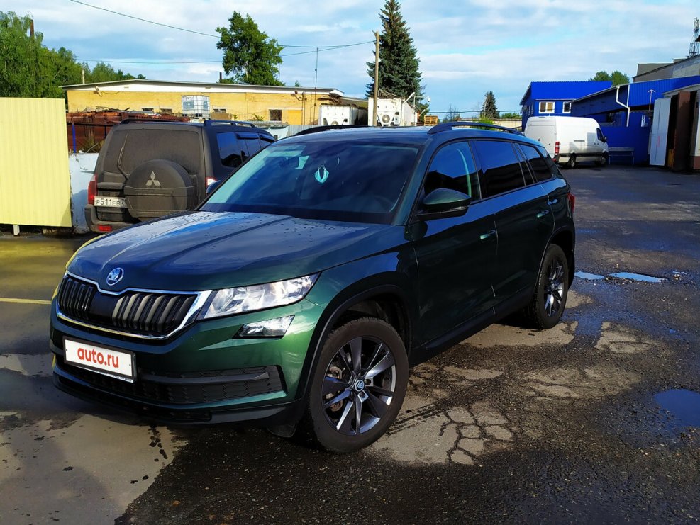 Skoda Karoq зеленый