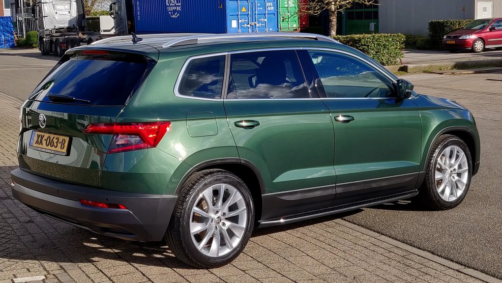 Skoda Karoq зеленый