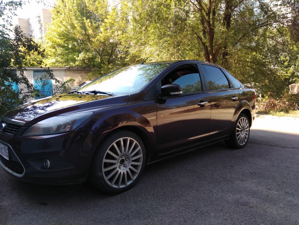 Ford Focus 2 седан на дисках