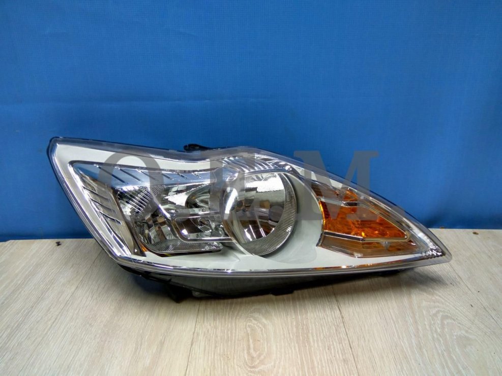 Фара правая Ford Focus 2 2005-2008