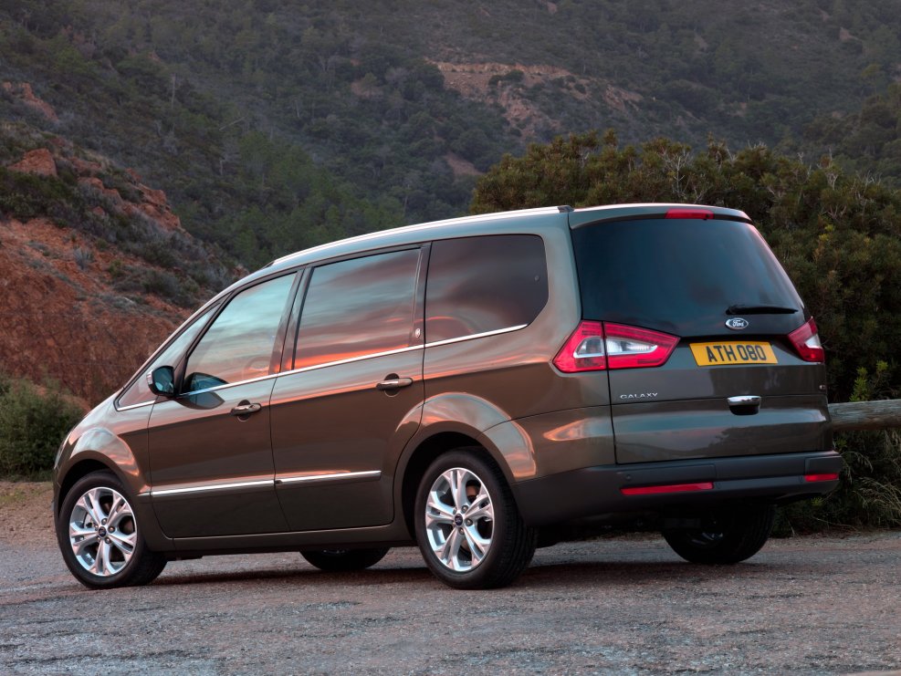 Ford c-Max компактвэн