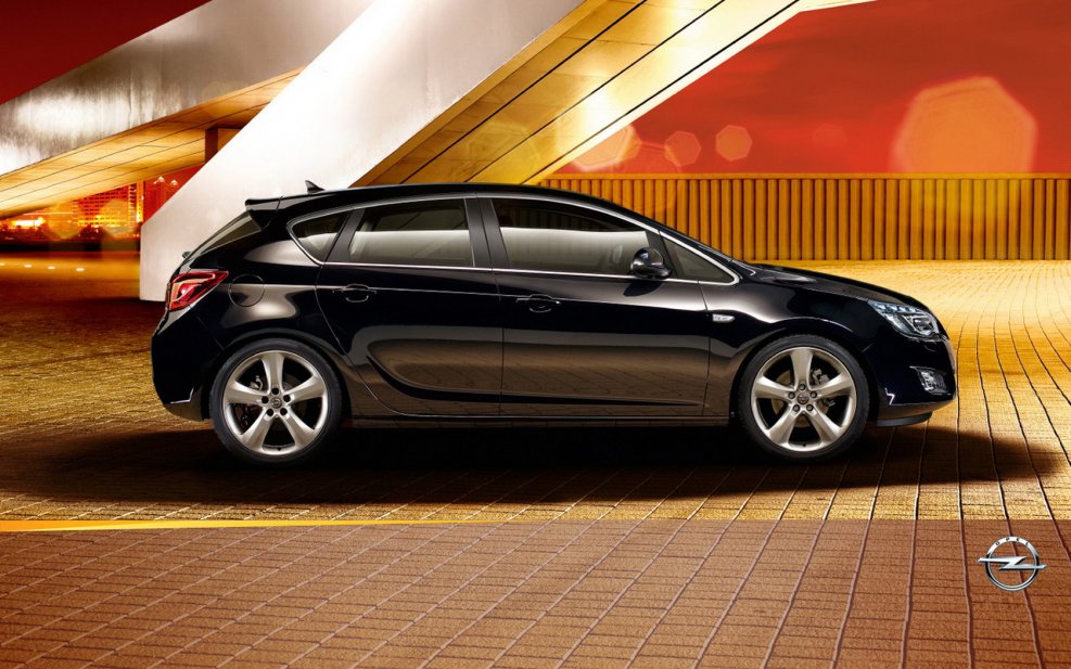 Opel Astra j черный