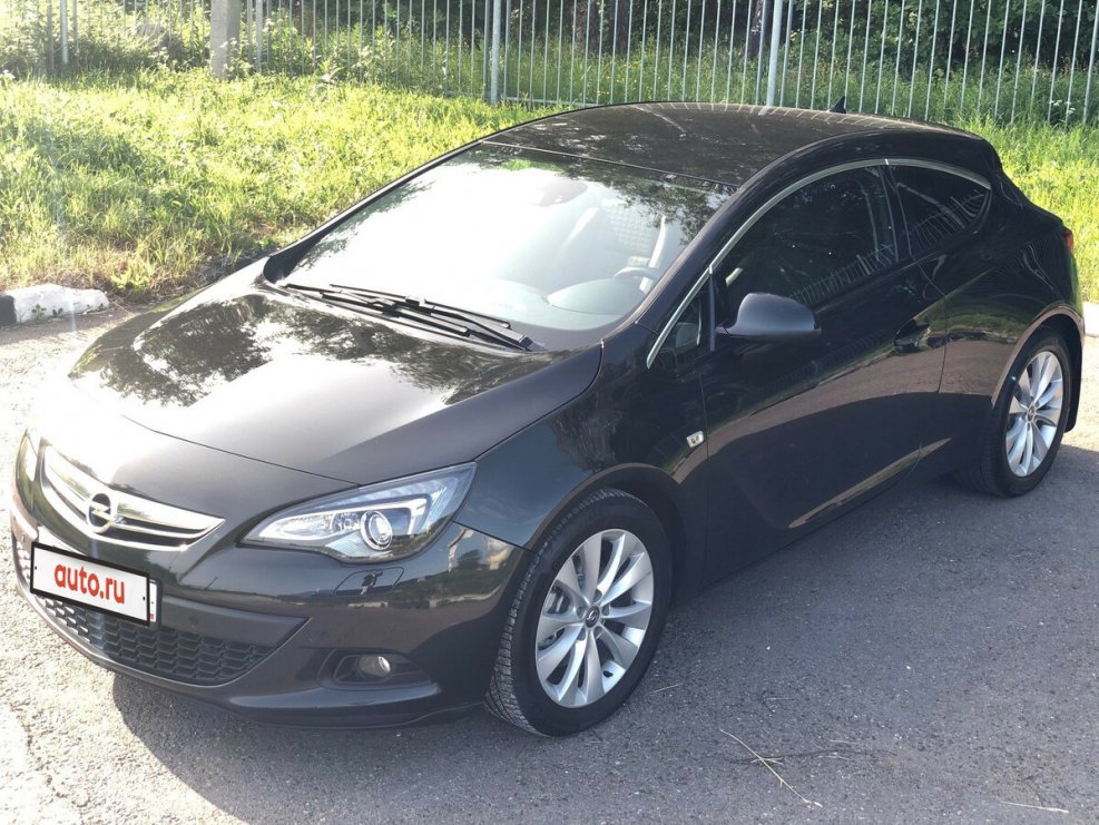 Opel Astra j 2014 хэтчбек черный