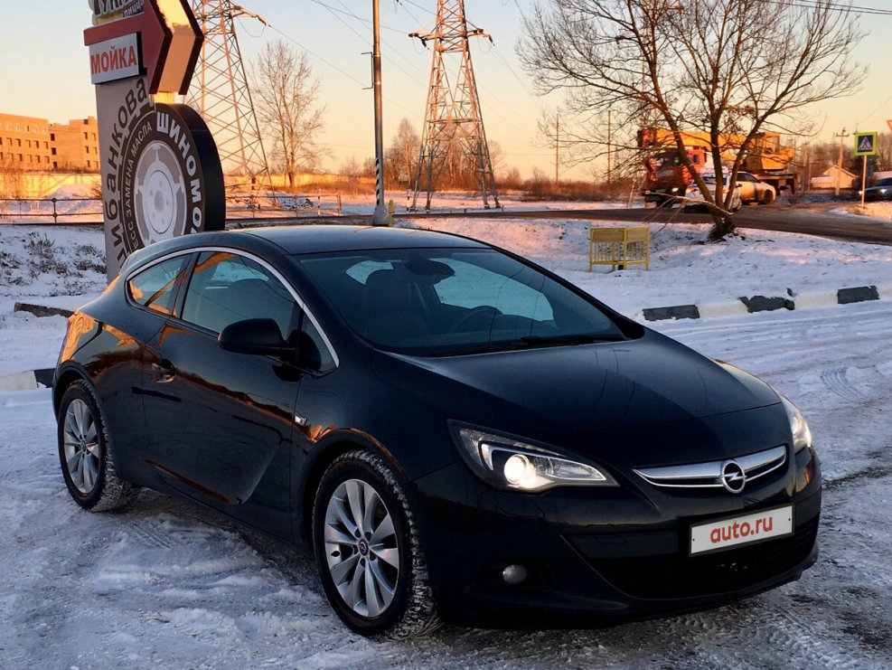 Opel Astra GTC 2012 черная