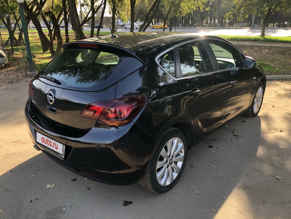 Opel Astra j хэтчбек черный