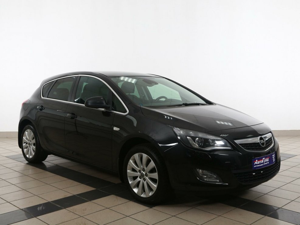 Opel Astra j 2010 черная