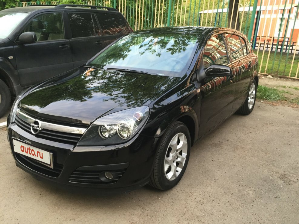Opel Astra 2011 черный