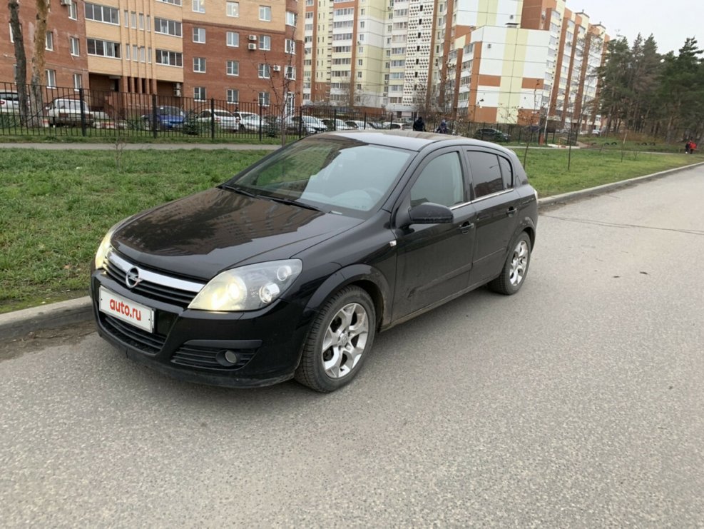 Opel Astra h черная