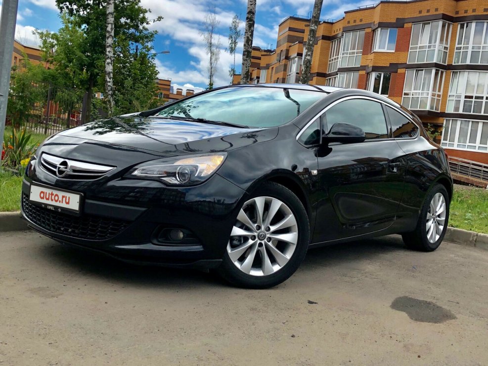 Opel Astra GTC 2013 черный