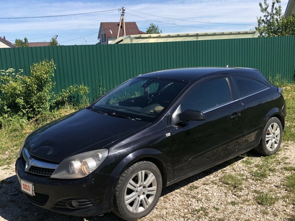 Opel Astra GTC 2012 черная