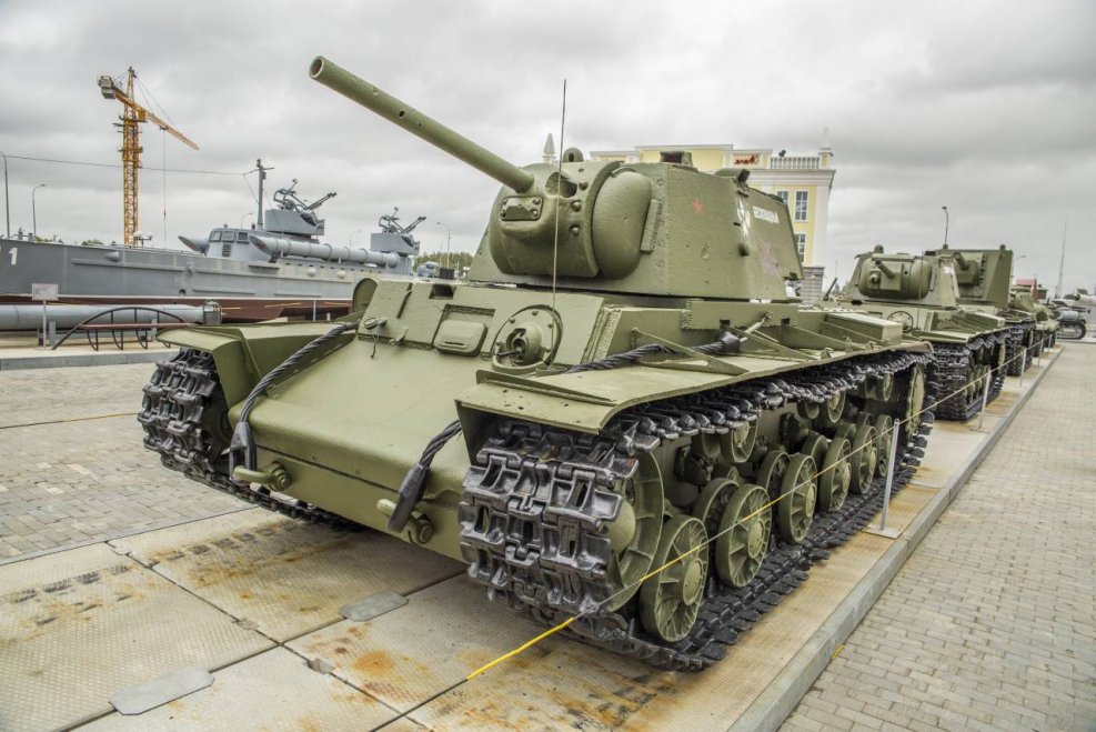 Тяжелый танк кв-1с