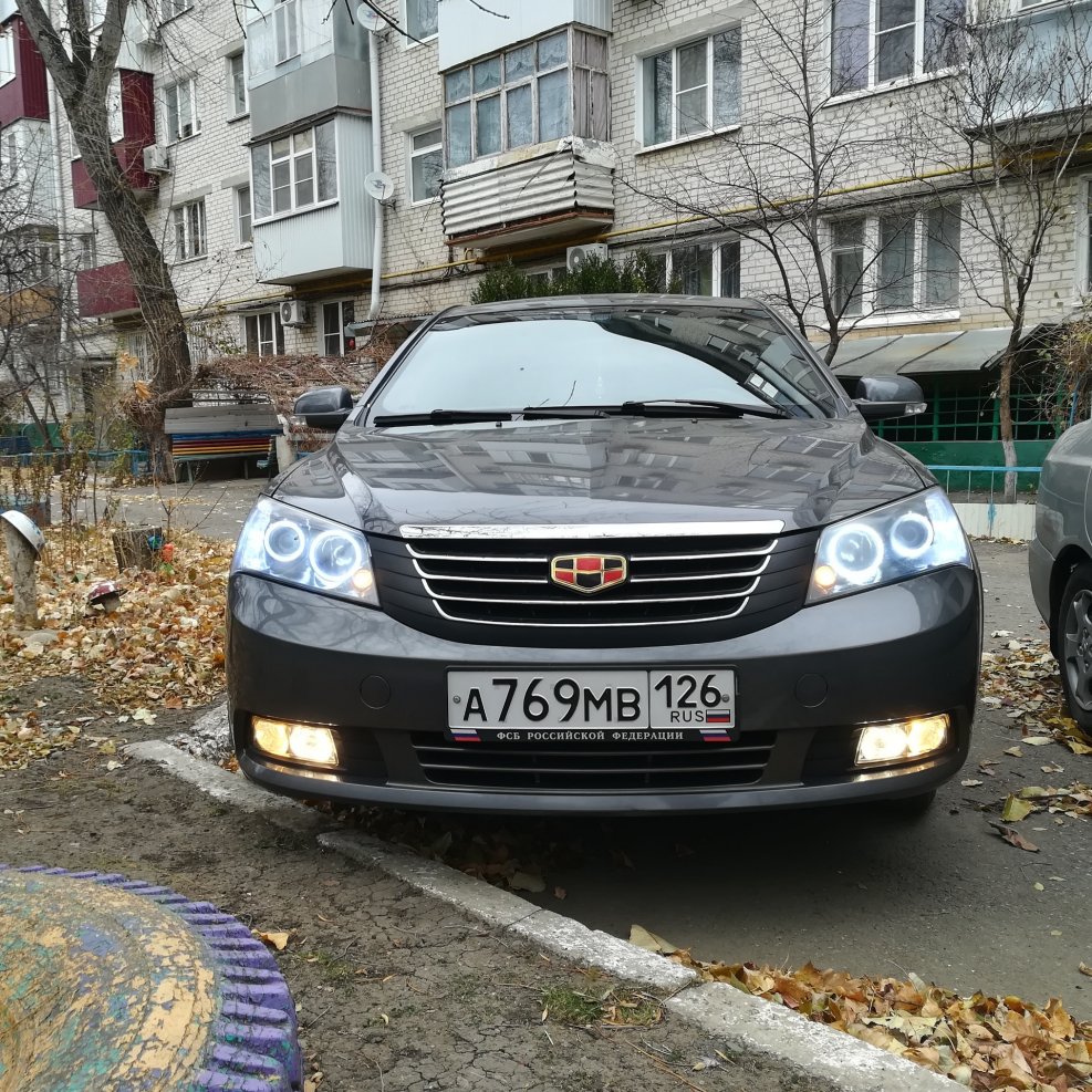 Ангельские глазки на Geely Emgrand ec7