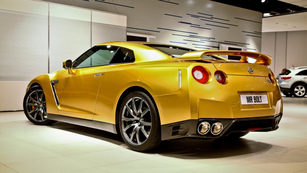 Nissan gt-r r35 золотой
