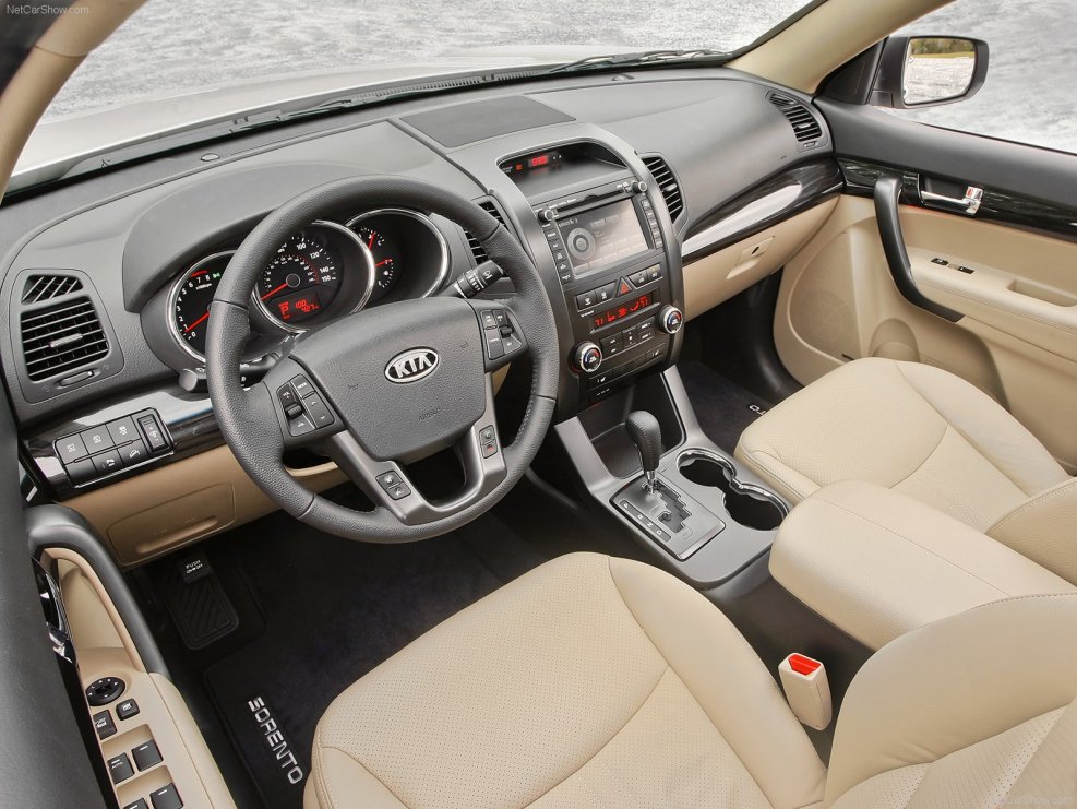 Kia Sorento 2011 салон
