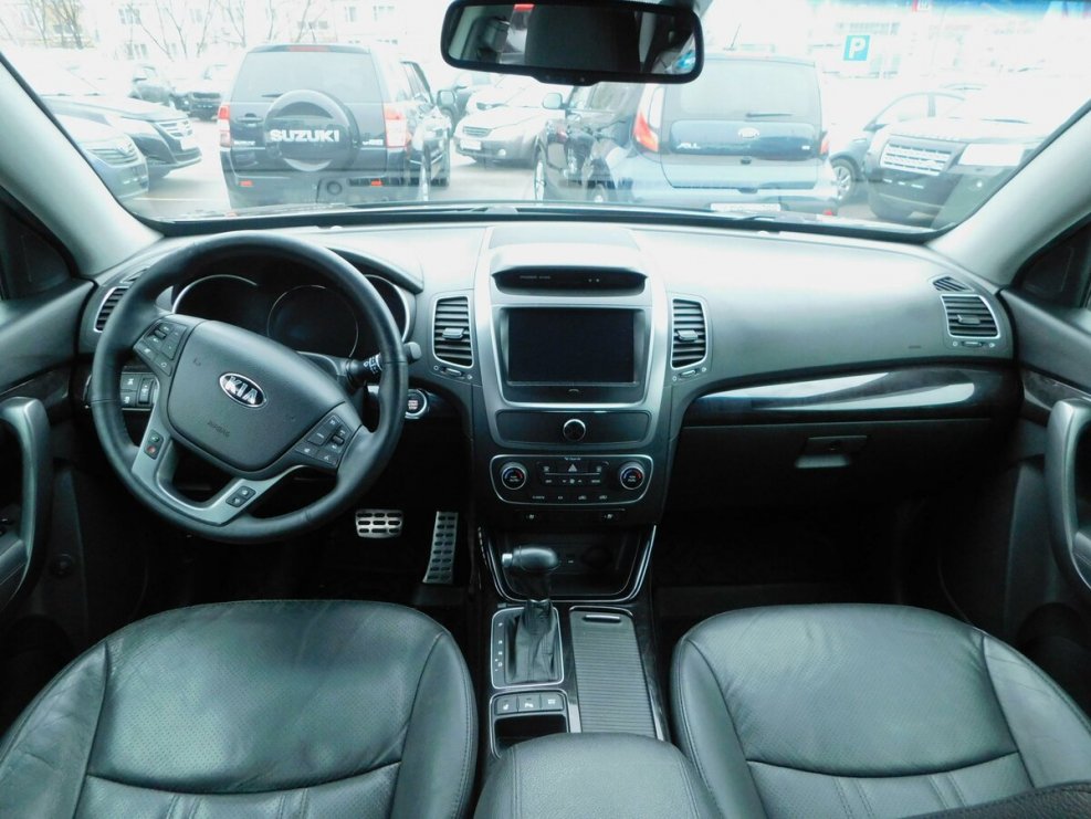 Kia Sorento 2012 интерьер