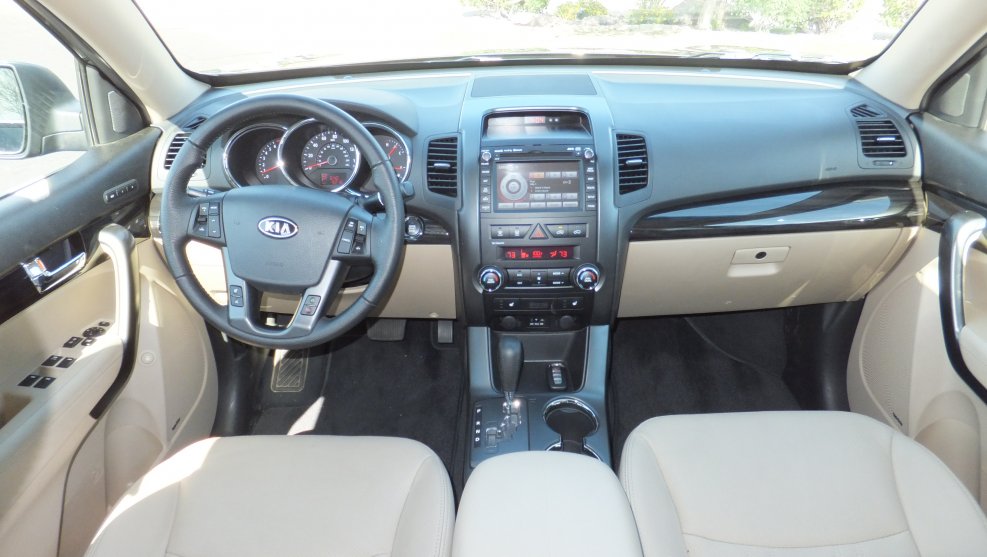 Kia Sorento 2010 Interior