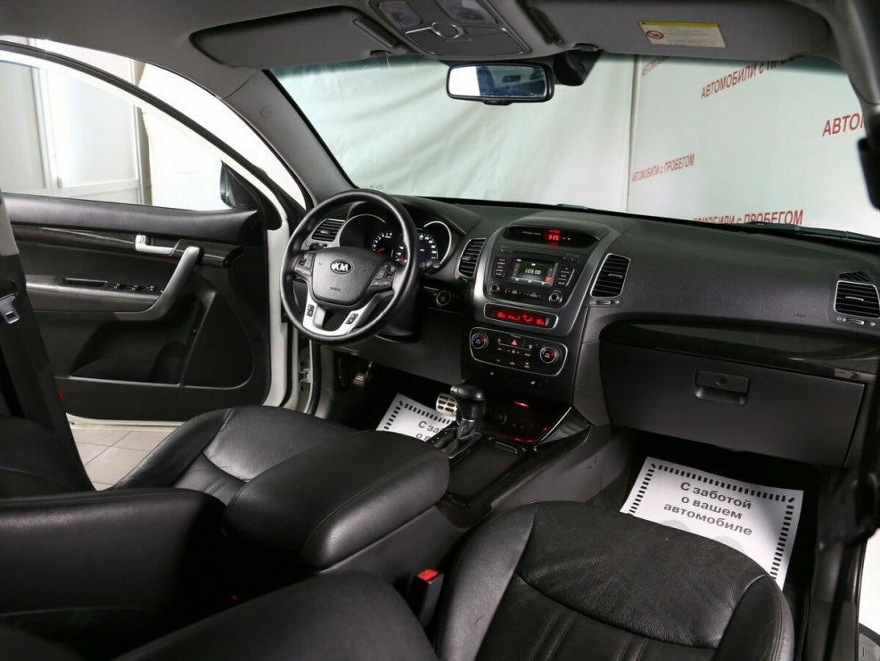 Kia Sorento 2 Рестайлинг салон
