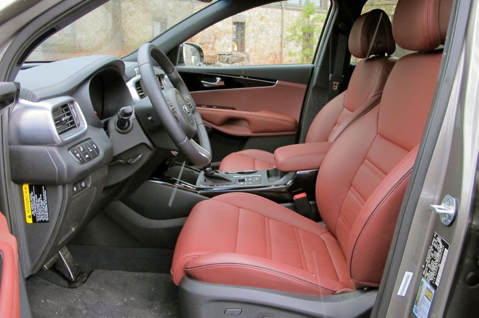 Sorento XM коричневый салон