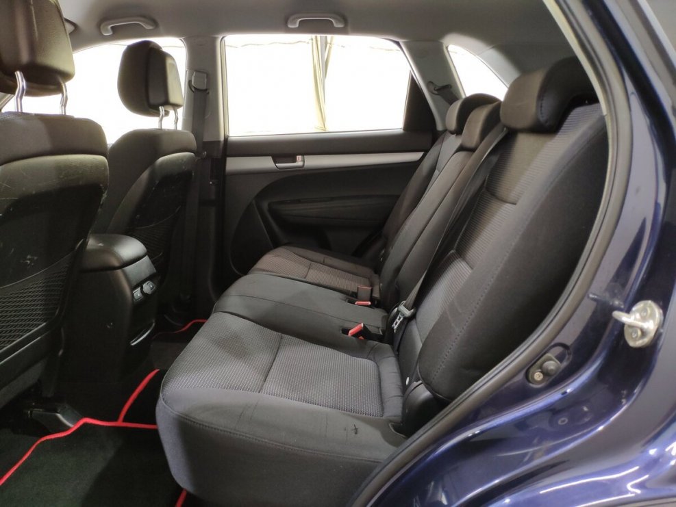 Kia Sorento 2021 салон сзади