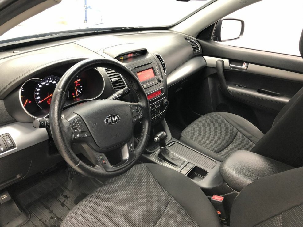 Kia Sorento XM салон