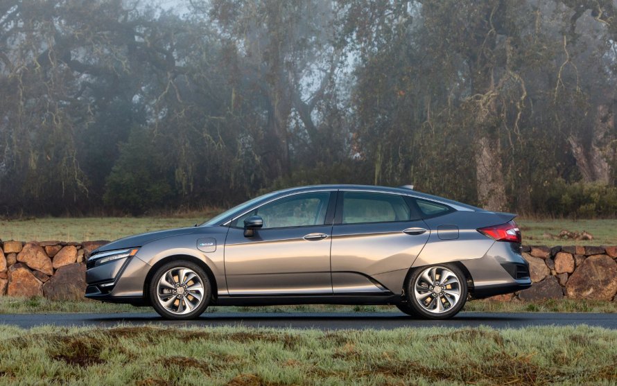 Седан Honda FCX Clarity