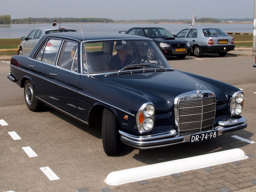 Мерседес Бенц 280 se