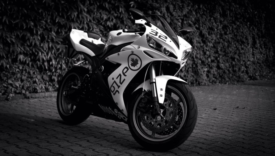 Yamaha r1
