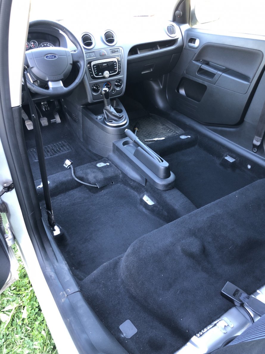 Ford Fusion 1.6 салон