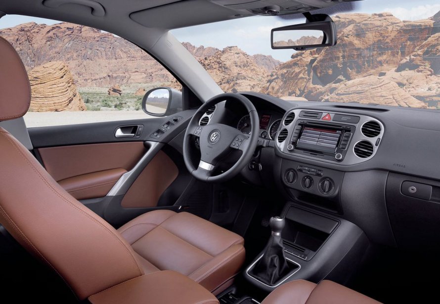 Volkswagen Tiguan 2011 салон