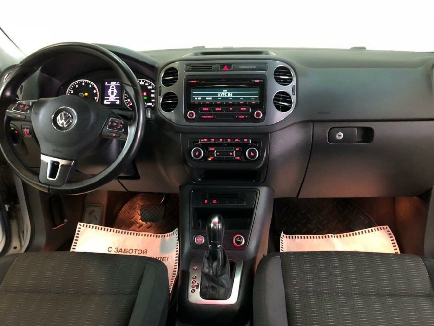 VW Tiguan 2012 салон