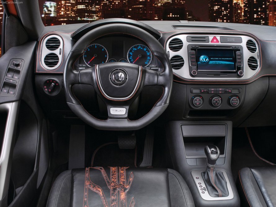Volkswagen Tiguan 2011 салон