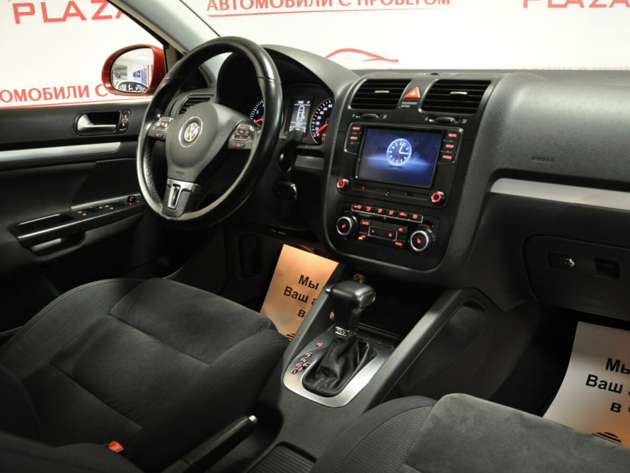 Volkswagen Jetta 5 2010 салон