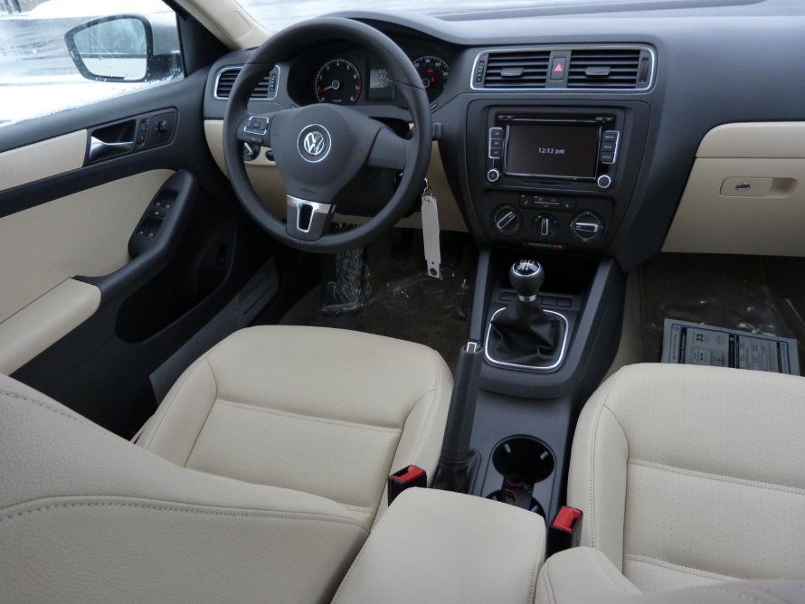 Volkswagen Jetta 2011 салон