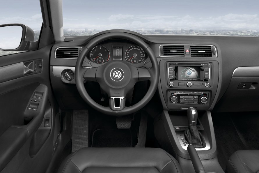 VW Jetta 2011 салон