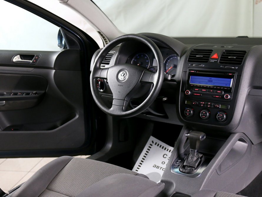 Volkswagen Jetta 2009 салон