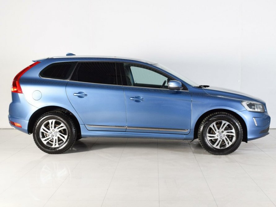 Volvo xc40 синий